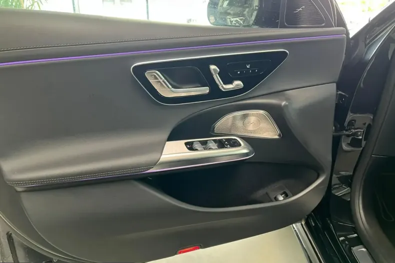 Mercedes-Benz E 450 (Clasa E) din 2025 cu 14.500 km - oferta MER222914 - foto 19