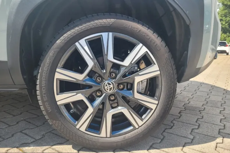 Toyota Yaris Cross din 2024 cu 20.270 km - oferta TOY222947 - foto 16