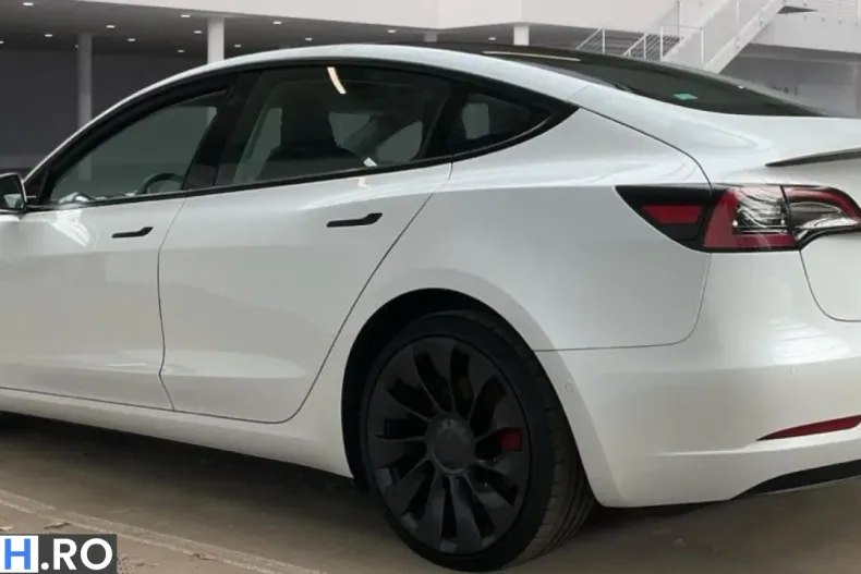 Tesla Model 3 din 2022 cu 79.982 km - oferta TES222949 - foto 4