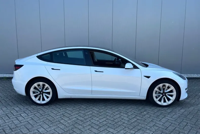 Tesla Model 3 din 2022 cu 70.570 km - oferta TES222950 - foto 3