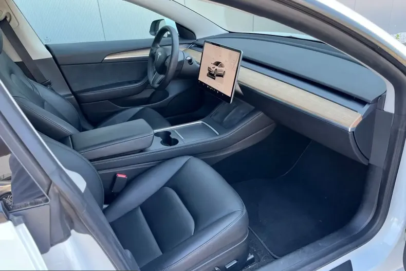 Tesla Model 3 din 2022 cu 70.570 km - oferta TES222950 - foto 6