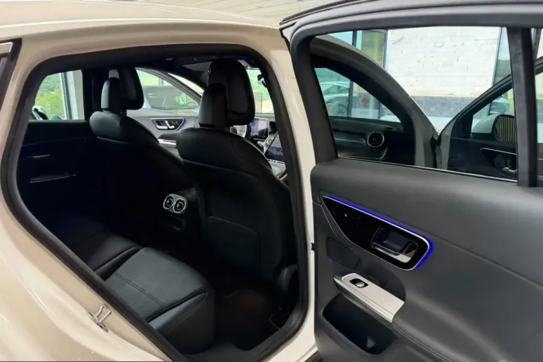 Mercedes-Benz GLC 200 (Clasa GLC) din 2023 cu 34.850 km - oferta MER222955 - foto 9
