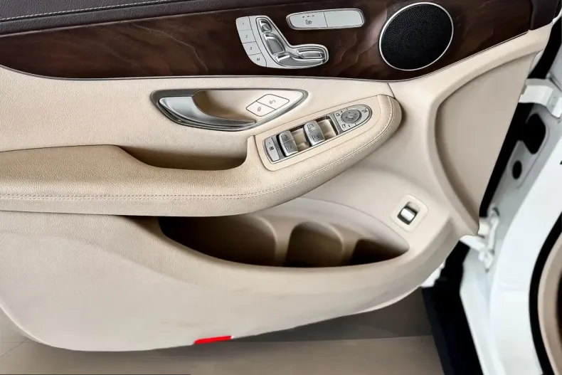 Mercedes-Benz GLC 200 (Clasa GLC) din 2021 cu 122.772 km - oferta MER222970 - foto 14