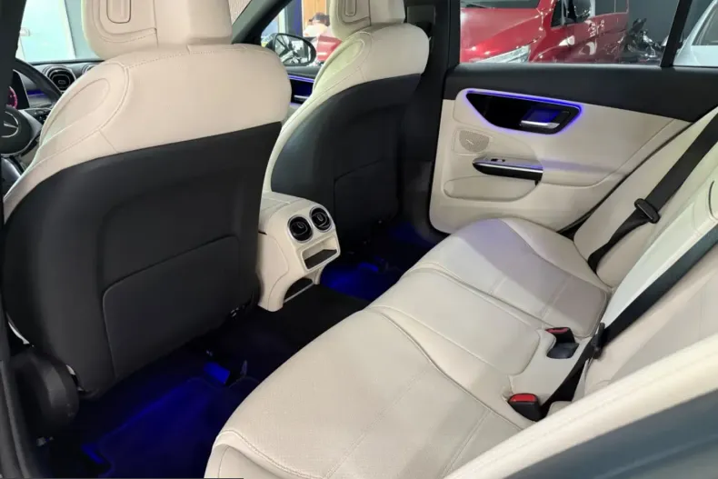 Mercedes-Benz C 200 (Clasa C) din 2023 cu 58.500 km - oferta MER223012 - foto 8