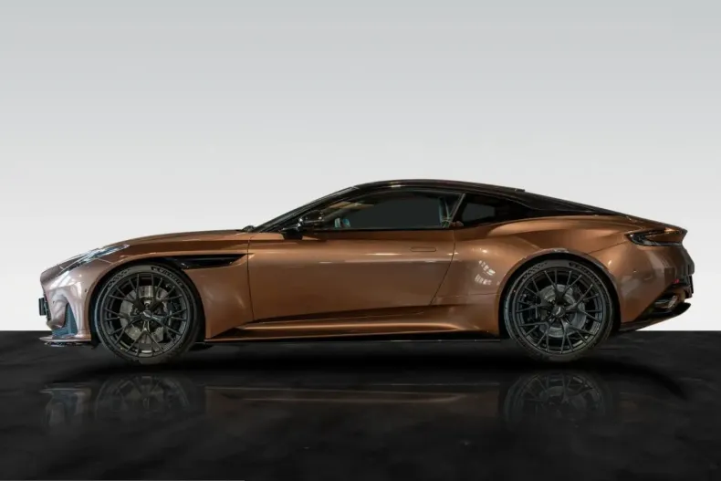 Aston Martin DB12 din 2025 cu 2.500 km - oferta AST223018 - foto 5