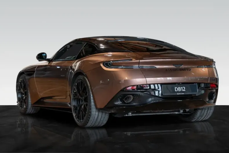 Aston Martin DB12 din 2025 cu 2.500 km - oferta AST223018 - foto 6