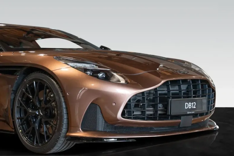 Aston Martin DB12 din 2025 cu 2.500 km - oferta AST223018 - foto 17