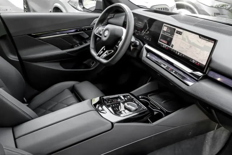 BMW 550 (Seria 5) din 2025 cu 19.812 km - oferta BMW223027 - foto 2