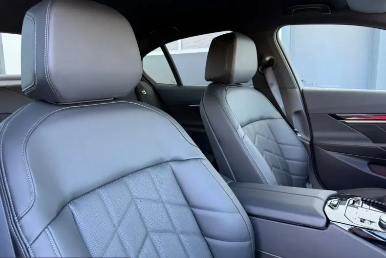 BMW 550 (Seria 5) din 2025 cu 28.652 km - oferta BMW223028 - foto 20