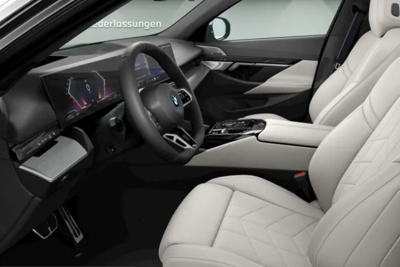 BMW 550 (Seria 5) din 2025 cu 49.146 km - oferta BMW223029 - foto 2