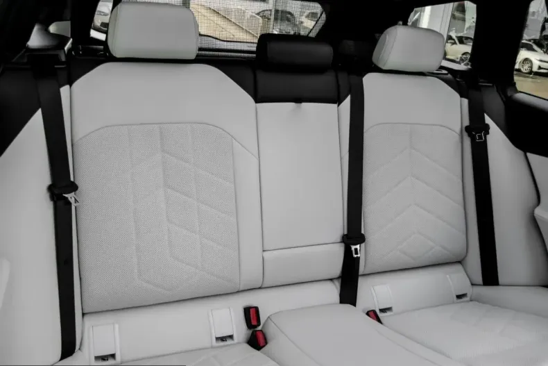 BMW 550 (Seria 5) din 2025 cu 23.842 km - oferta BMW223030 - foto 4