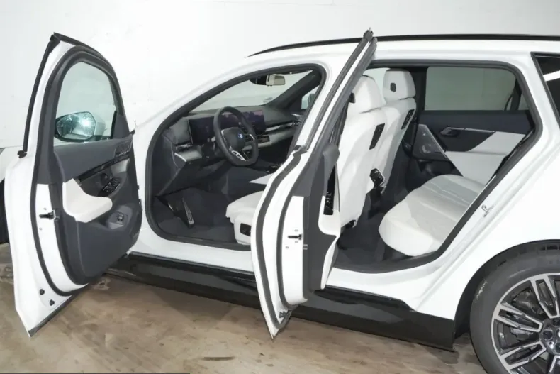 BMW 550 (Seria 5) din 2025 cu 13.440 km - oferta BMW223036 - foto 2