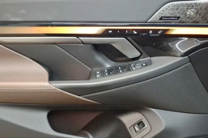 BMW 550 (Seria 5) din 2024 cu 114.090 km - oferta BMW223039 - foto 4