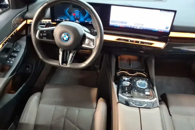 BMW 550 (Seria 5) din 2024 cu 114.090 km - oferta BMW223039 - foto 5