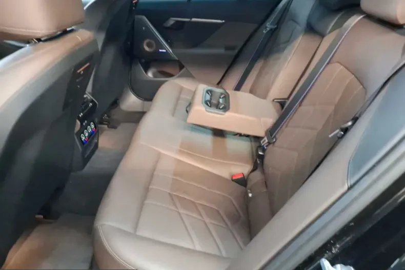 BMW 550 (Seria 5) din 2024 cu 114.090 km - oferta BMW223039 - foto 7