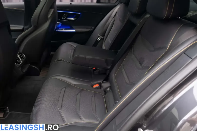 Mercedes-Benz C 63 AMG (Clasa C) din 2024 cu 17.000 km - oferta MER223048 - foto 33