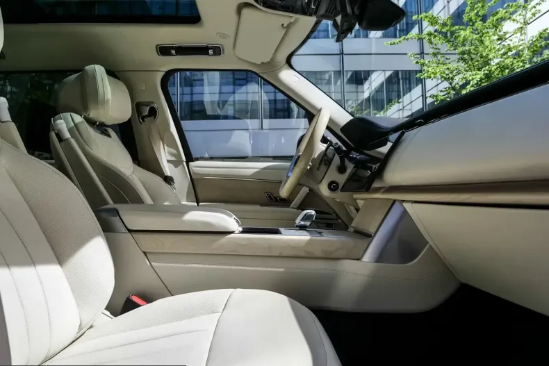 Land Rover Range Rover din 2025 cu 8.000 km - oferta LAN223051 - foto 8
