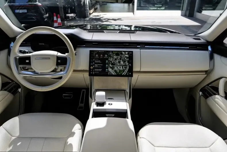 Land Rover Range Rover din 2025 cu 8.000 km - oferta LAN223051 - foto 9