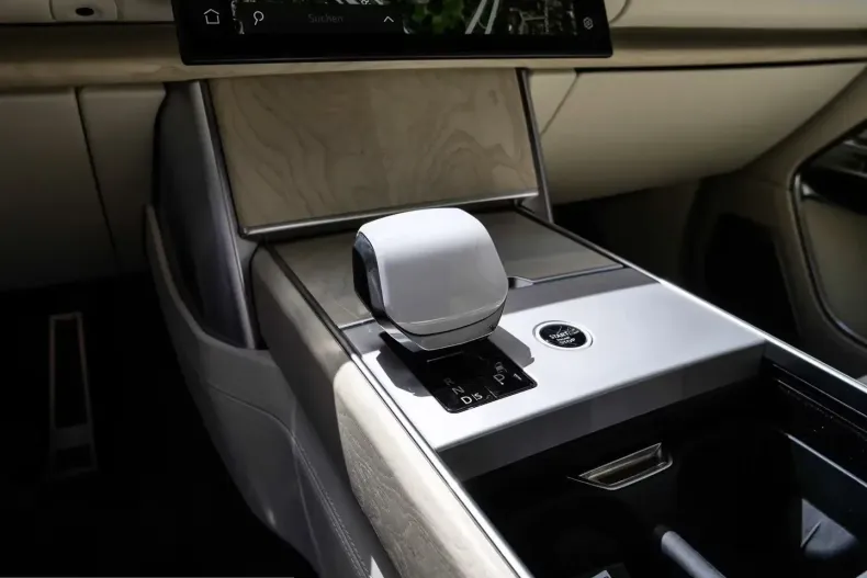 Land Rover Range Rover din 2025 cu 8.000 km - oferta LAN223051 - foto 11