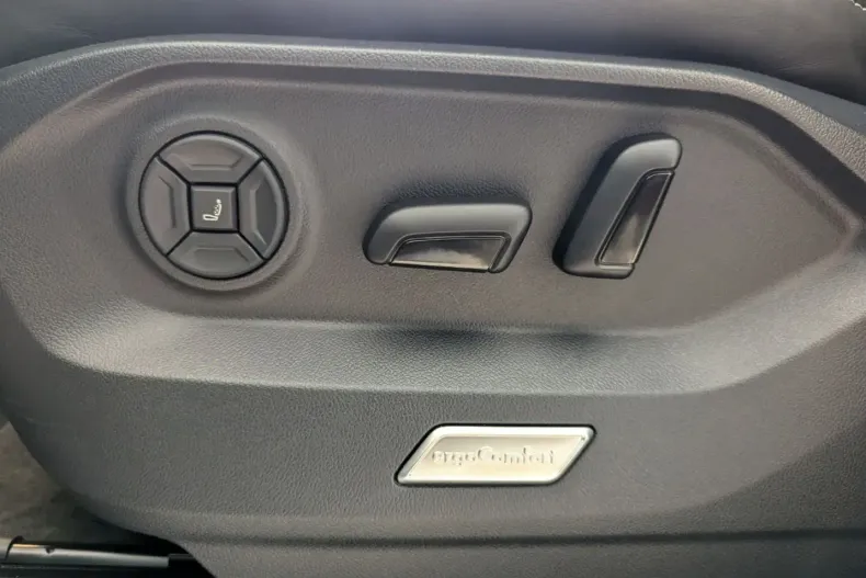 Volkswagen Touareg din 2025 cu 19.899 km - oferta VOL223063 - foto 26