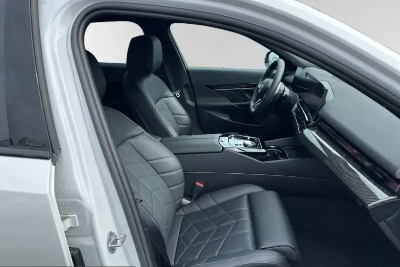 BMW 520 (Seria 5) din 2025 cu 24.730 km - oferta BMW223068 - foto 6