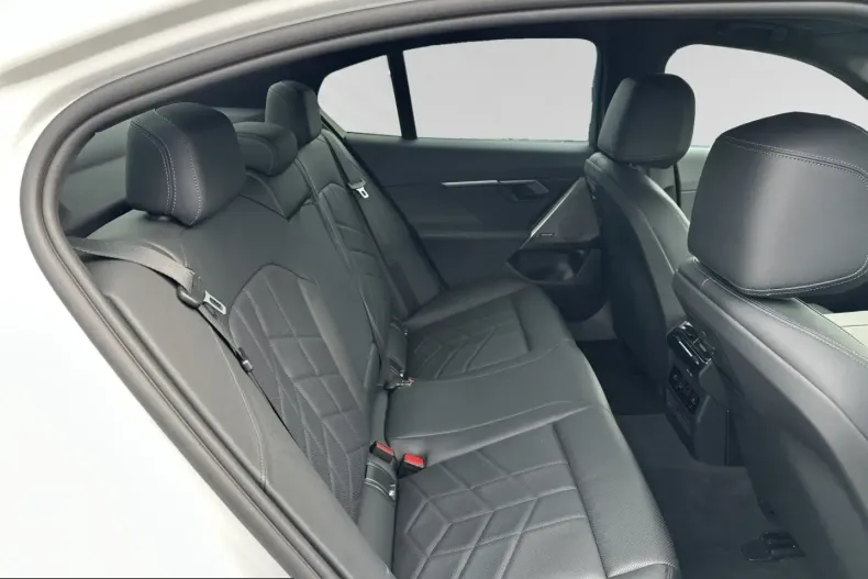BMW 520 (Seria 5) din 2025 cu 24.730 km - oferta BMW223068 - foto 10
