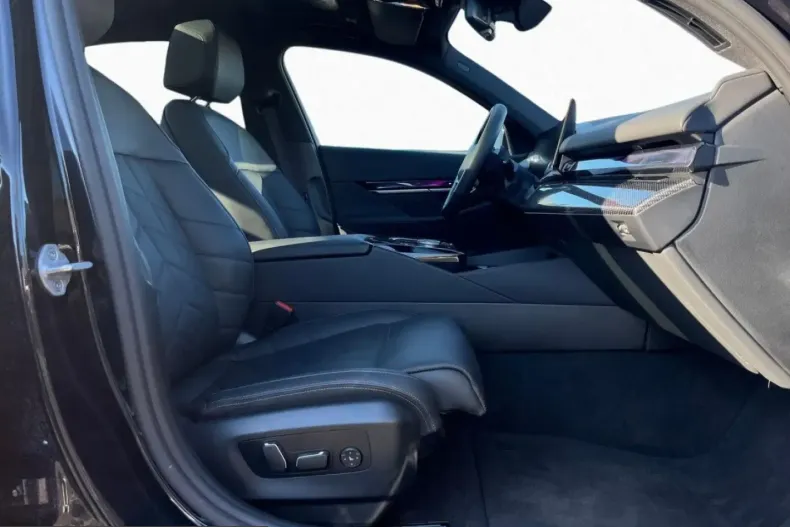 BMW 520 (Seria 5) din 2025 cu 23.345 km - oferta BMW223070 - foto 10