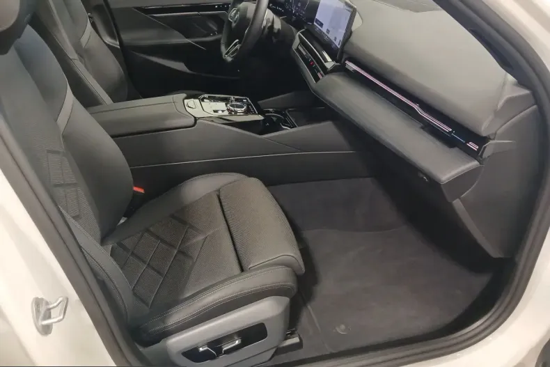 BMW 520 (Seria 5) din 2025 cu 8.213 km - oferta BMW223072 - foto 7