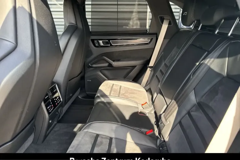 Porsche Cayenne din 2023 cu 57.650 km - oferta POR223078 - foto 16