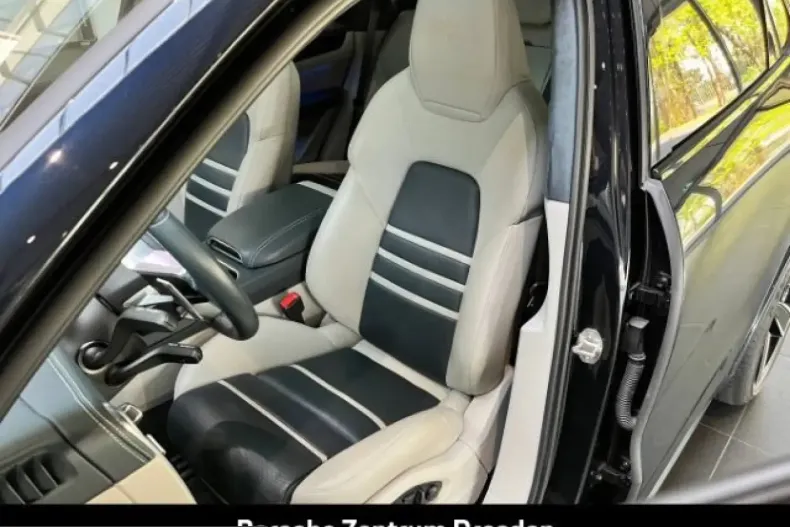 Porsche Cayenne din 2023 cu 53.681 km - oferta POR223079 - foto 5