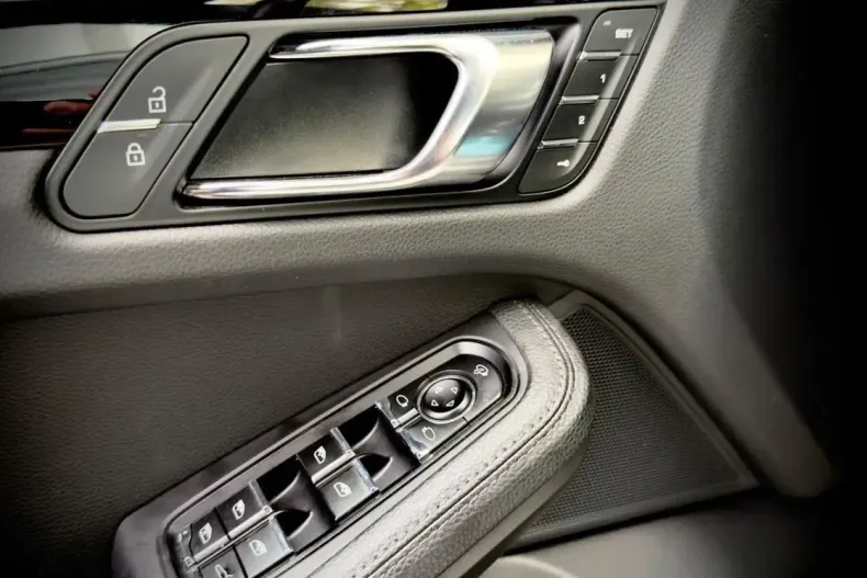 Porsche Macan din 2023 cu 48.000 km - oferta POR223095 - foto 13
