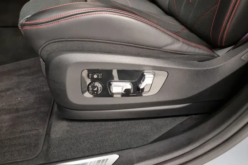 BMW XM (Seria X) din 2023 cu 54.500 km - oferta BMW223115 - foto 16
