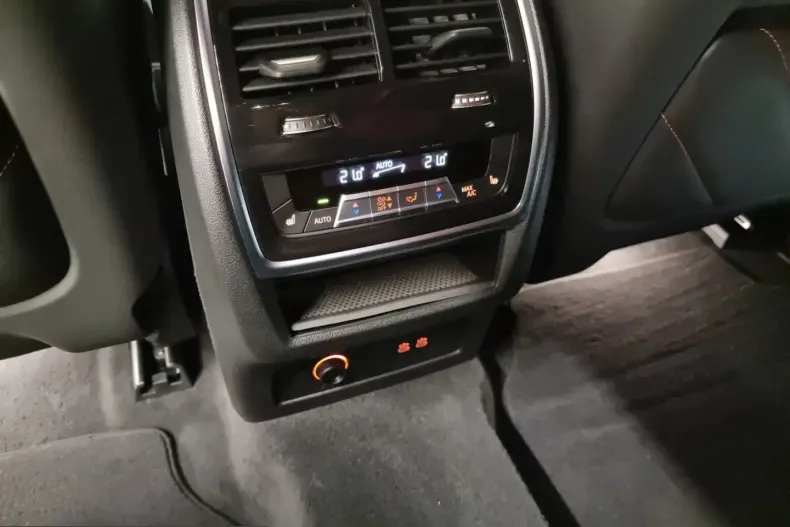BMW XM (Seria X) din 2023 cu 54.500 km - oferta BMW223115 - foto 18