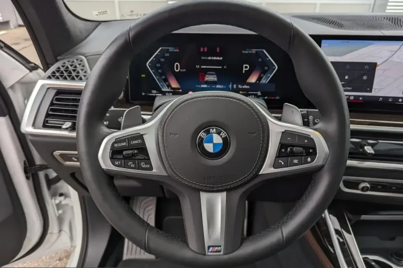 BMW X7 (Seria X) din 2025 cu 24.093 km - oferta BMW223116 - foto 12