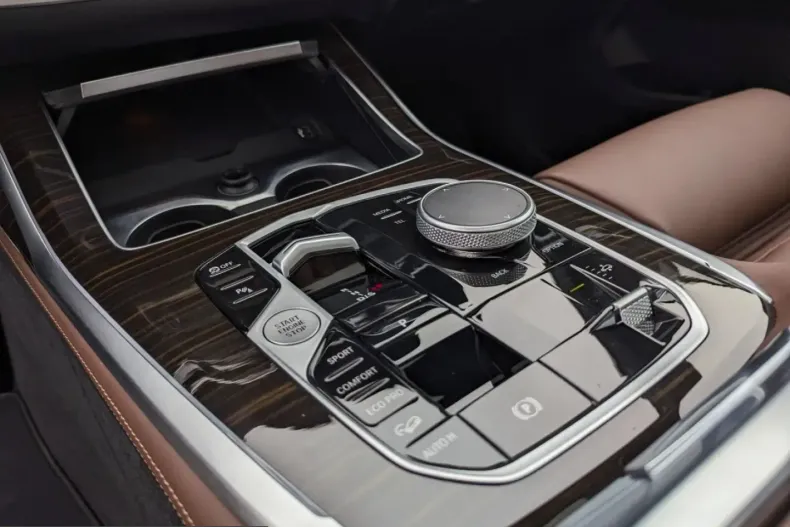 BMW X7 (Seria X) din 2025 cu 24.093 km - oferta BMW223116 - foto 15