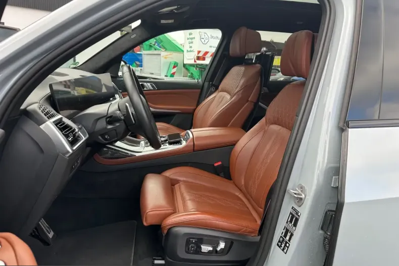 BMW X7 (Seria X) din 2024 cu 75.761 km - oferta BMW223120 - foto 9