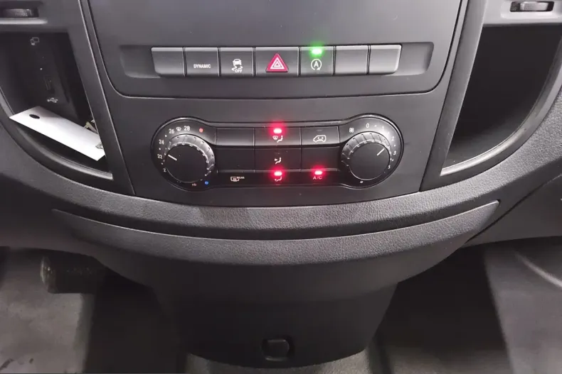 Mercedes-Benz Vito din 2021 cu 39.132 km - oferta MER223121 - foto 6
