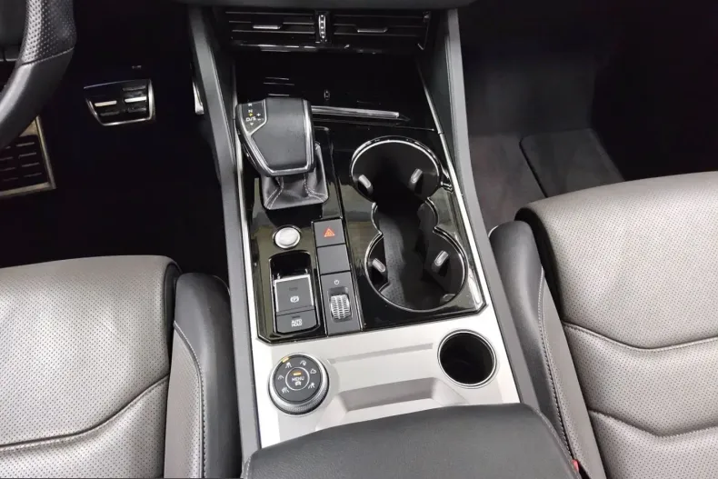 Volkswagen Touareg din 2022 cu 71.464 km - oferta VOL223123 - foto 6