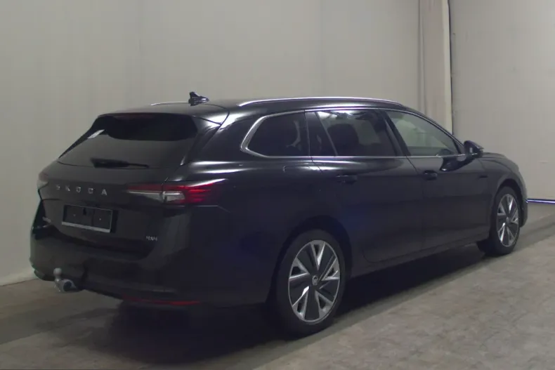 Skoda Superb din 2024 cu 12.208 km - oferta SKO223125 - foto 4