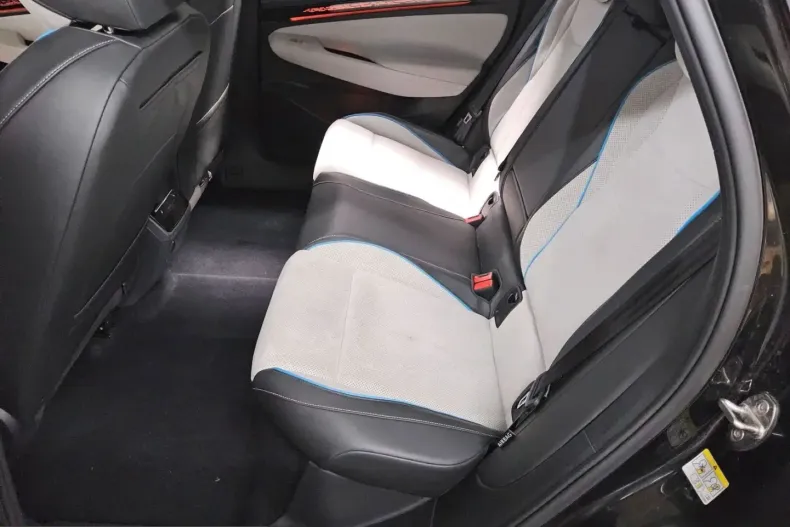 Volkswagen ID.7 din 2023 cu 72.080 km - oferta VOL223126 - foto 13