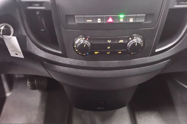Mercedes-Benz Vito din 2024 cu 25.362 km - oferta MER223127 - foto 6