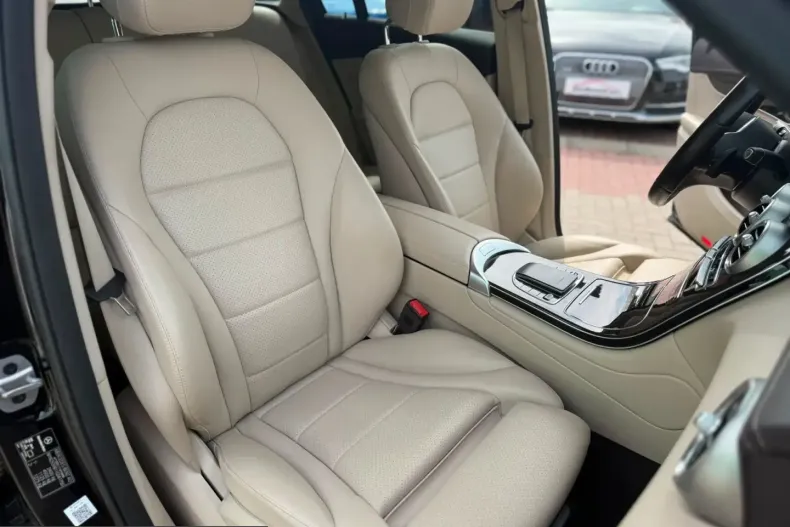 Mercedes-Benz GLC 200 (Clasa GLC) din 2022 cu 82.355 km - oferta MER223152 - foto 17