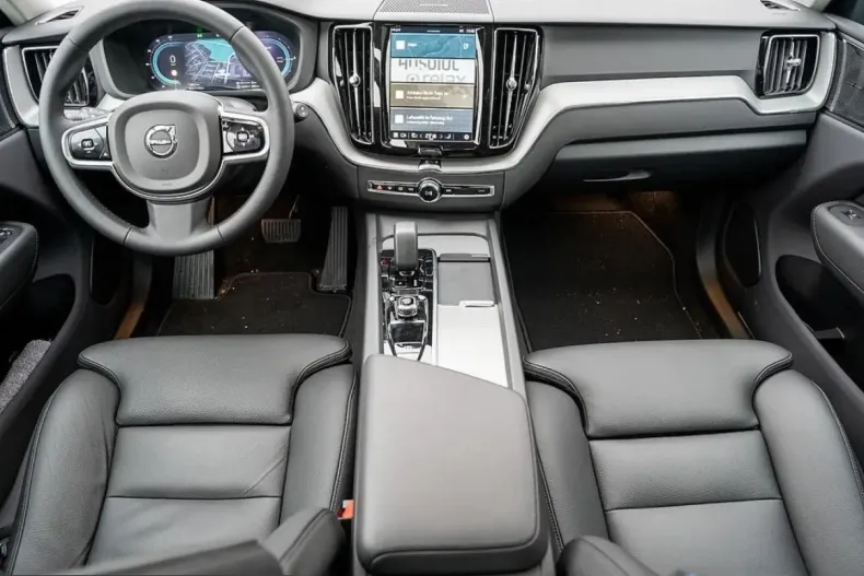 Volvo XC60 din 2024 cu 19.990 km - oferta VOL223155 - foto 8