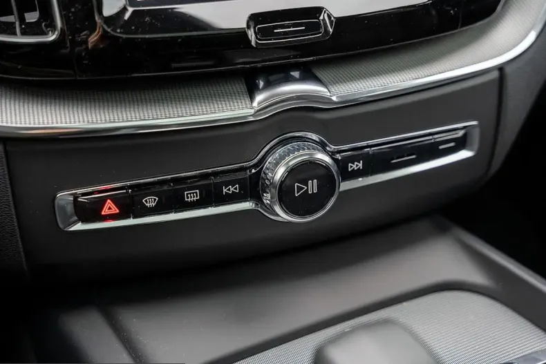 Volvo XC60 din 2024 cu 19.990 km - oferta VOL223155 - foto 16
