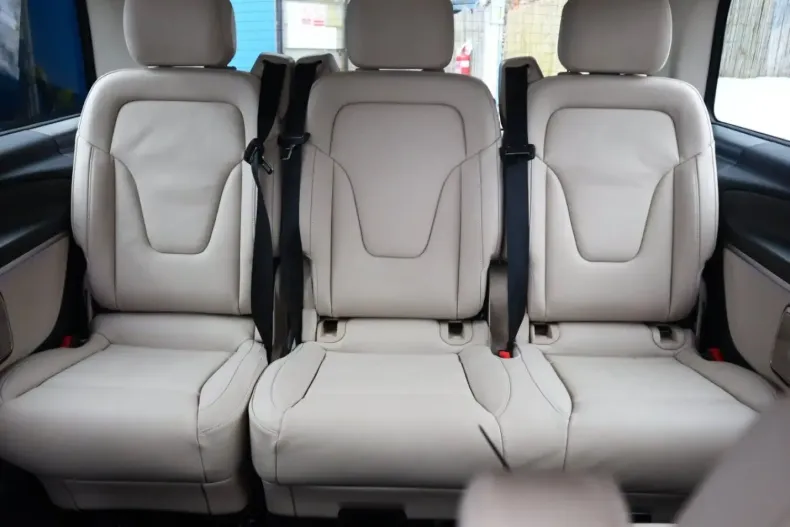 Mercedes-Benz V 300 (Clasa V) din 2025 cu 6.996 km - oferta MER223156 - foto 9