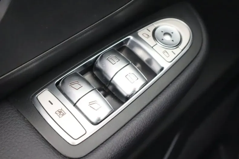 Mercedes-Benz V 220 (Clasa V) din 2022 cu 38.669 km - oferta MER223158 - foto 15