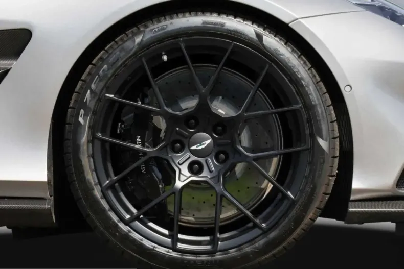 Aston Martin Vanquish din 2025 cu 5.999 km - oferta AST223167 - foto 11