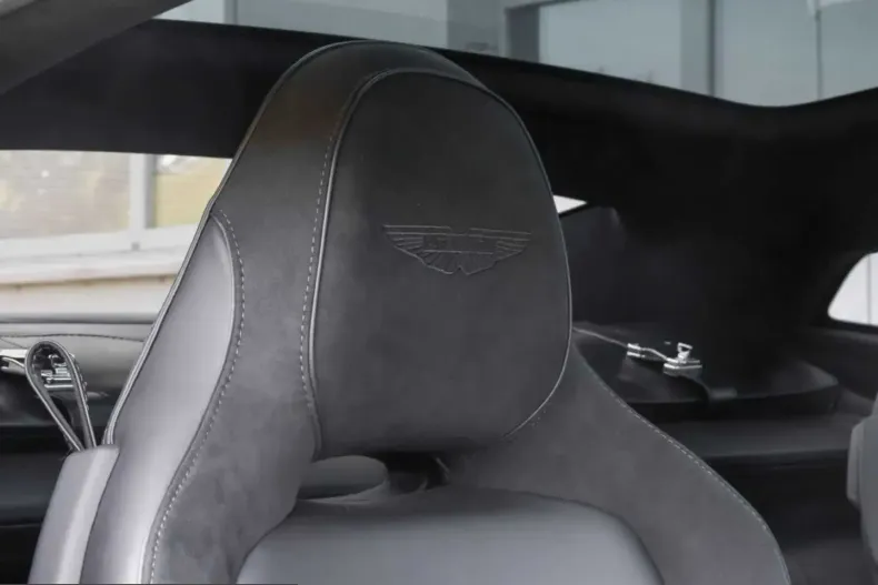 Aston Martin Vanquish din 2025 cu 5.999 km - oferta AST223167 - foto 22