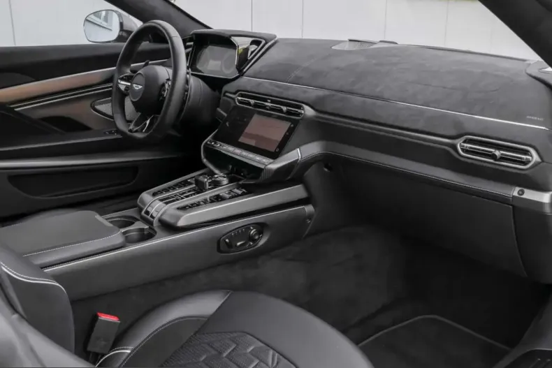 Aston Martin Vanquish din 2025 cu 5.999 km - oferta AST223167 - foto 24