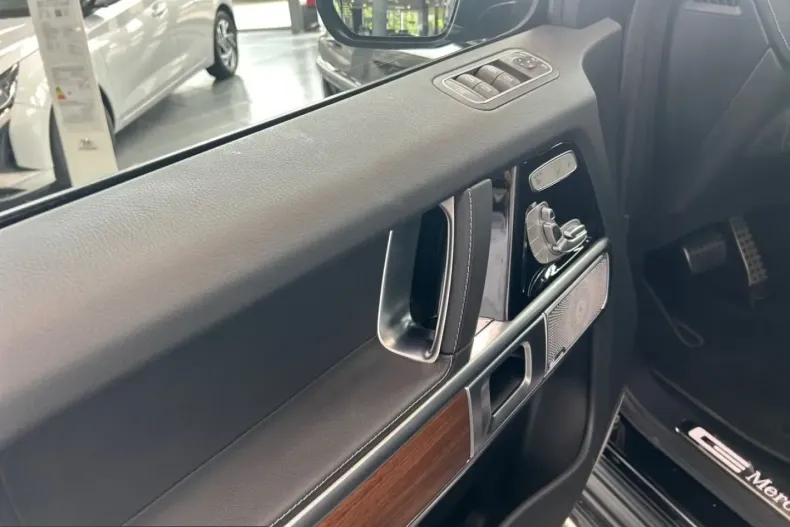 Mercedes-Benz G 500 (Clasa G) din 2025 cu 25.249 km - oferta MER223178 - foto 6